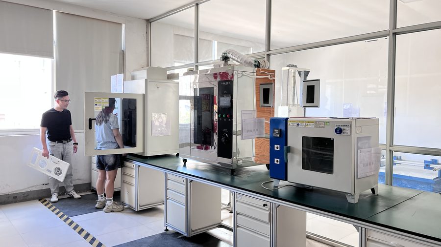 Aging and temperature test equipment in the laboratory