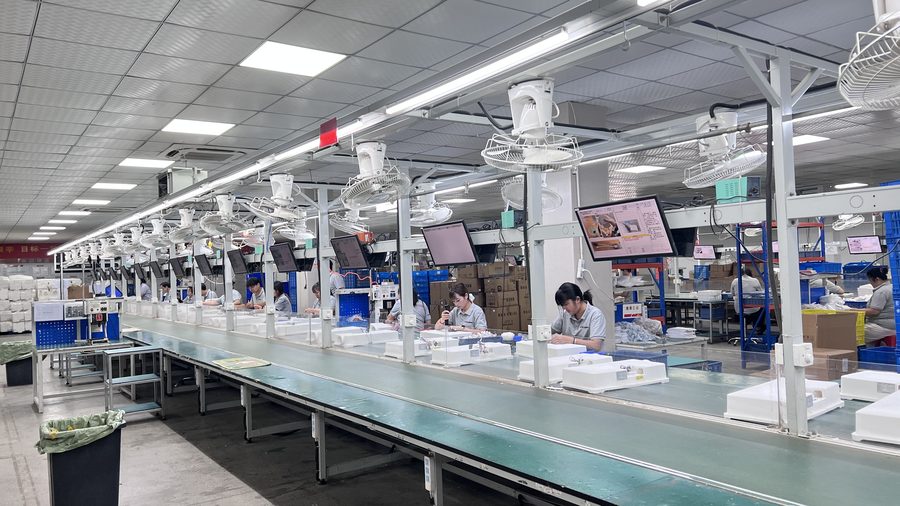 Multiple assembly lines in the production workshop